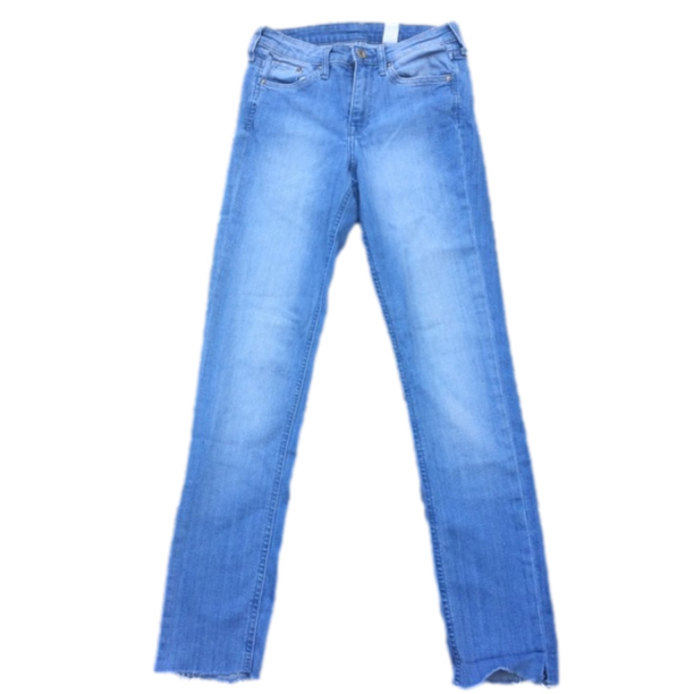 H&M regular waist raw hemline skinny jeans‎